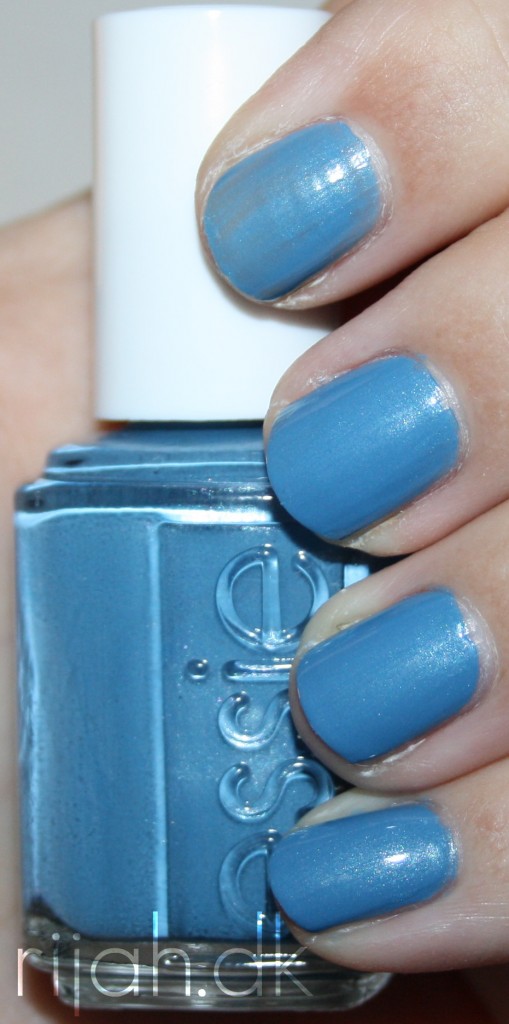 Essie - Coat Azure