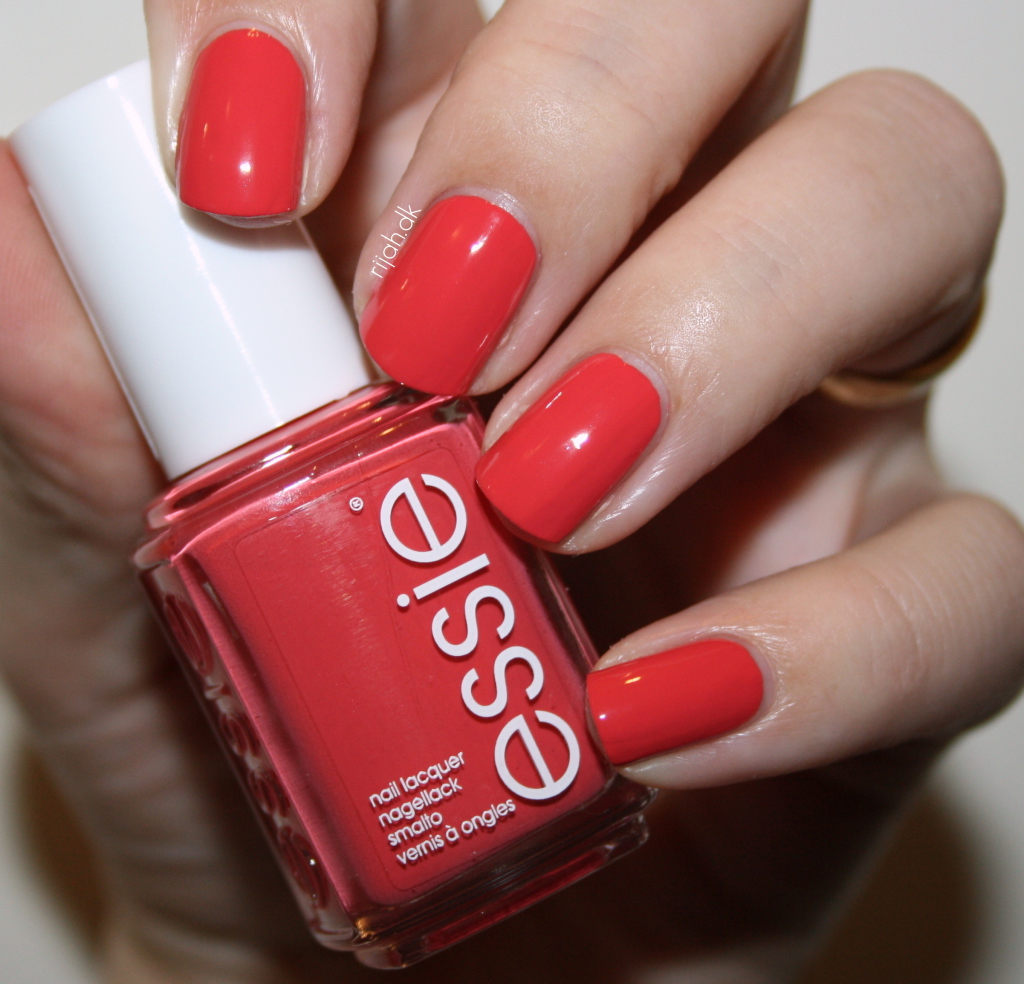 Essie Bump up the pumps Essie Winter Collection 2014