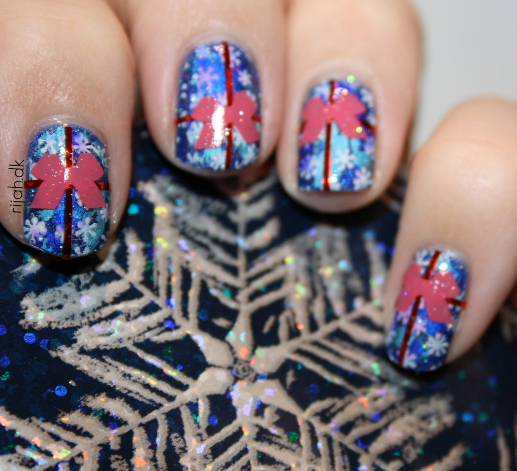 Fancy Friday - Inspireret af julegaver Christmas gift nails
