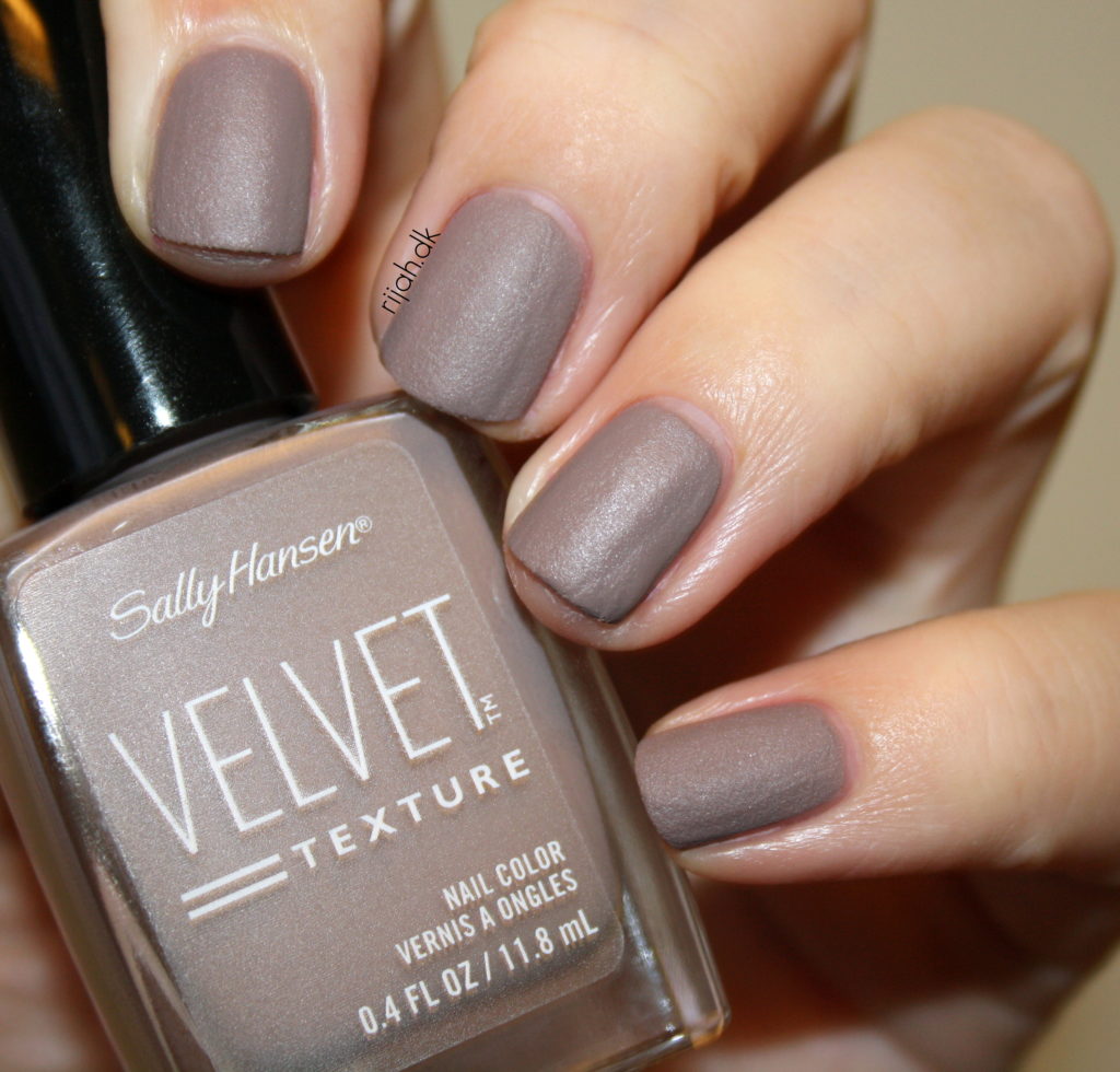 Sally Hansen Velvet Texture og Luxe Lace Lush