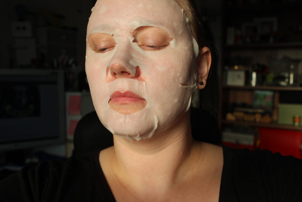 garnier moisture bomb face mask